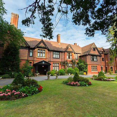 Stanhill Court Hotel, A Member Of Radisson Individuals Charlwood Kültér fotó