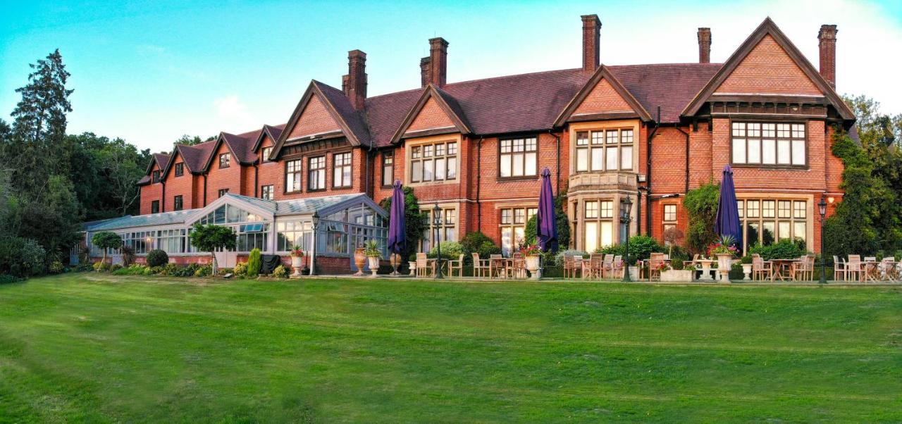 Stanhill Court Hotel, A Member Of Radisson Individuals Charlwood Kültér fotó